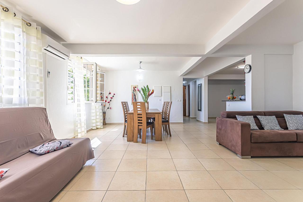 Chez Gerty Et Jocelyn Apartment Le Moule Luaran gambar