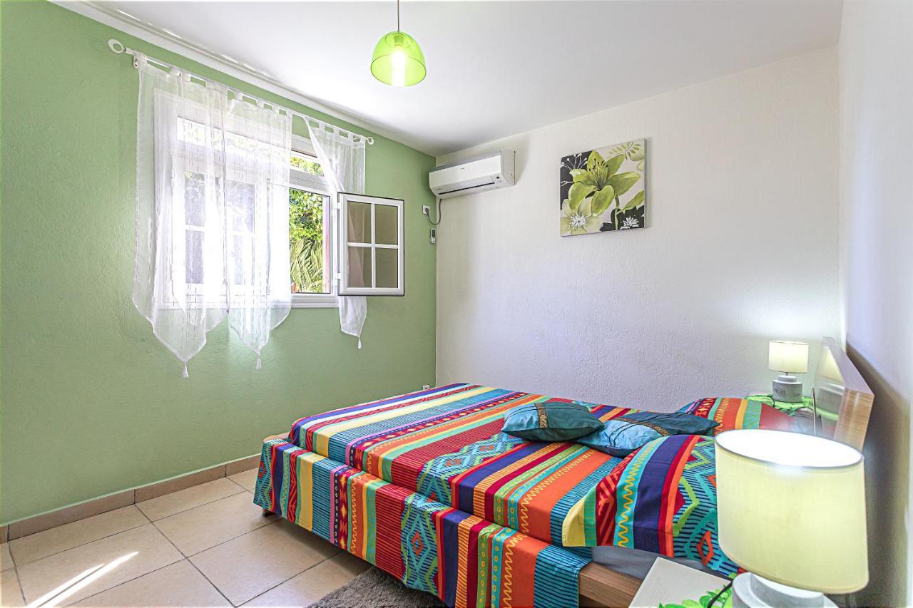 Chez Gerty Et Jocelyn Apartment Le Moule Luaran gambar